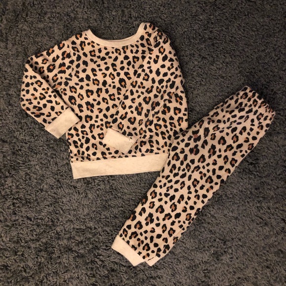 Garanimals Other - Leopard toddler set!
